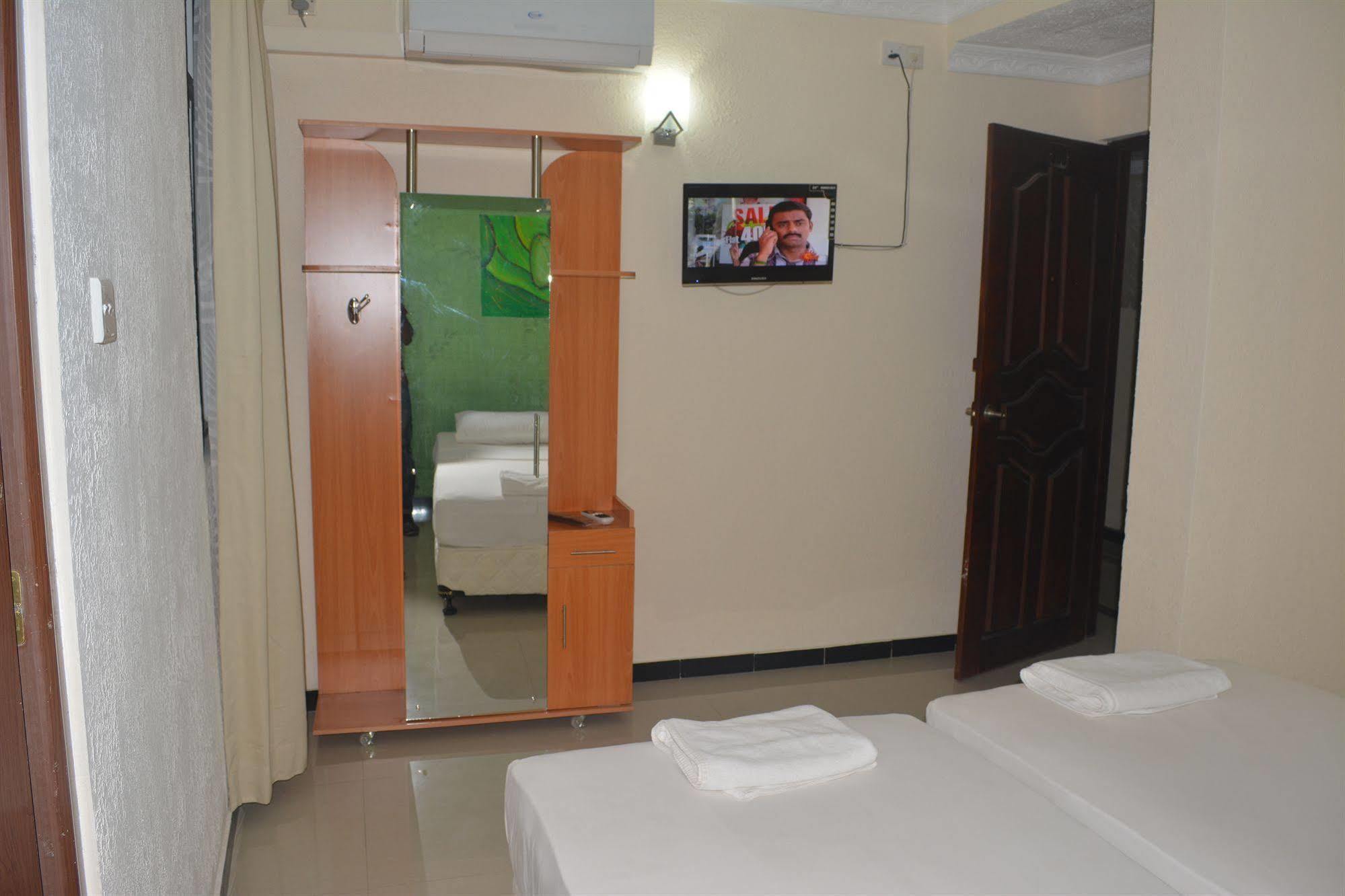 Saasha City Hotel Colombo Extérieur photo