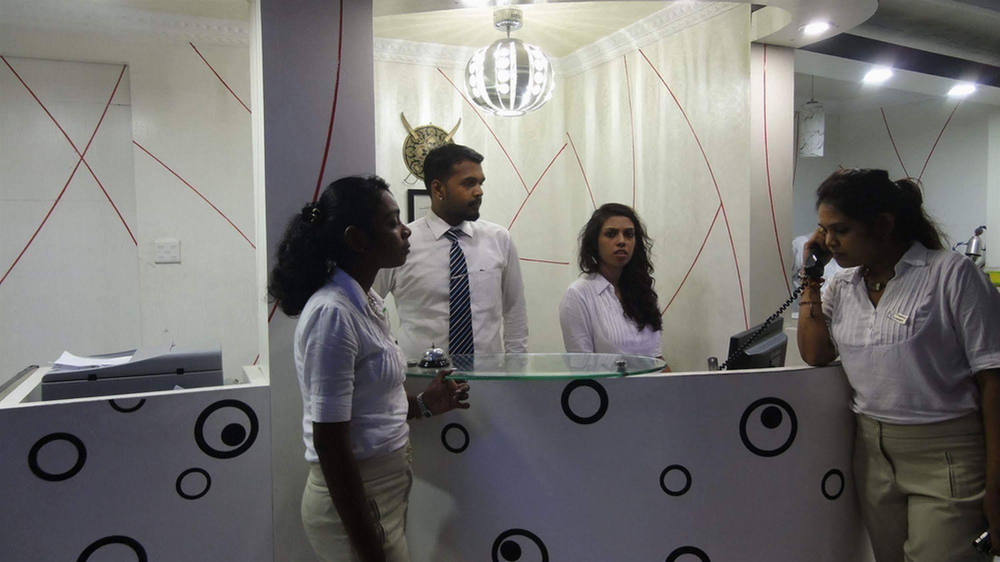 Saasha City Hotel Colombo Extérieur photo