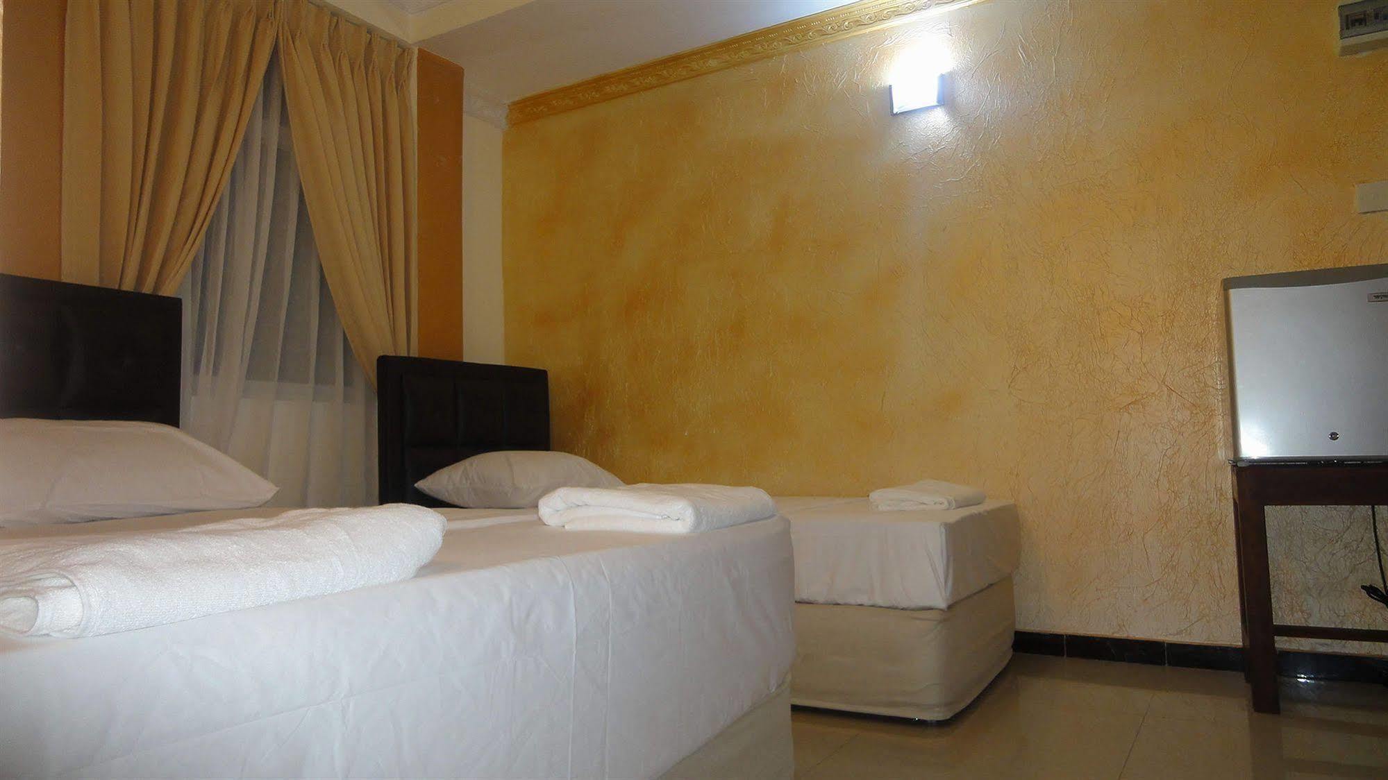 Saasha City Hotel Colombo Extérieur photo